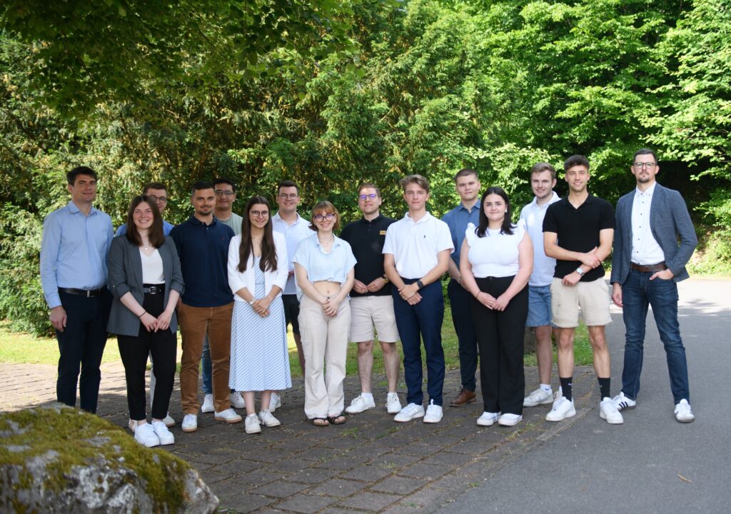 Gruppenfoto der jungen politischen Akademie in Weißkircheb